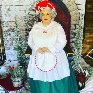 Mrs Claus Apron and Hat, Mrs Claus Costume Apron, Farmhouse Christmas Apron, Mrs Claus Hat, Christmas apron, White Apron, red hat bonnet