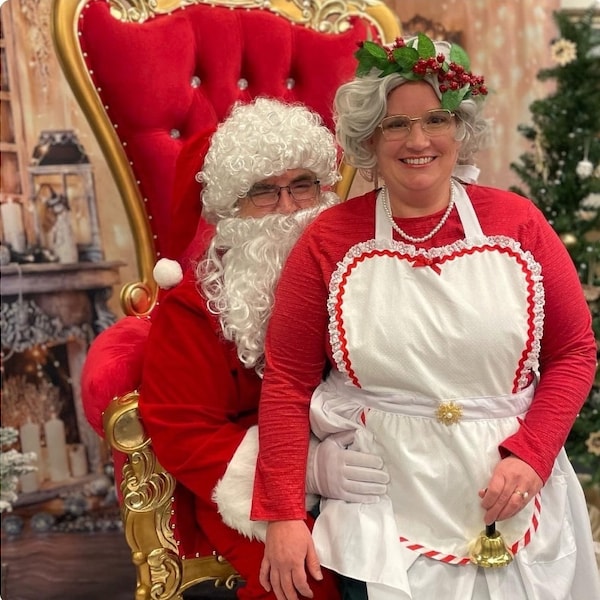 Mrs Claus Apron and Hat, Mrs Claus Costume Apron, Christmas Apron, Mrs Claus Hat, Christmas apron, White Apron, red hat bonnet