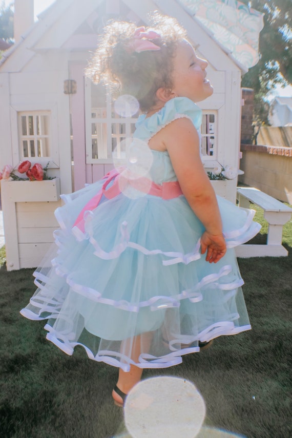 WHITE /"BO PEEP/" CAPRIS w//ruffles sizes 0M,6M,12M,2T,3T