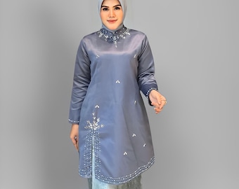 Nowoczesna zroszony Kurung Kebaya z błyszczącymi detalami, nowoczesna Kebaya, Kebaya Encim, sukienka Kebaya, Kebaya Bali, zestaw Kebaya, Batik
