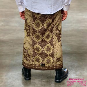 Traditional Indonesian Batik Sarong Rayon Viscose Seling Lengko Pattern Series