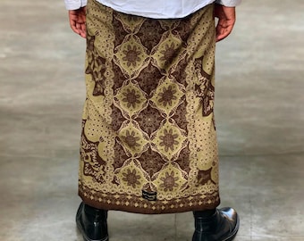 Traditional Indonesian Batik Sarong Rayon Viscose Seling Lengko Pattern Series
