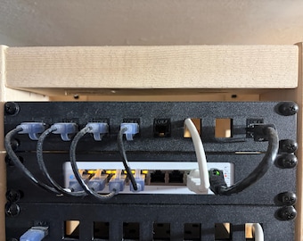 Conmutador ubiquiti lite 8 poe de 10" para montaje en rack
