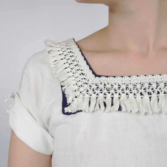 Vintage 1960s White & Navy Blue Square Neck Blous… - image 9