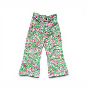 FLICKOR Vintage “The Minnie” av Lily Pulitzer Rosa och gröna fågelkaninblommor Mönstrade byxor | 2T/3T