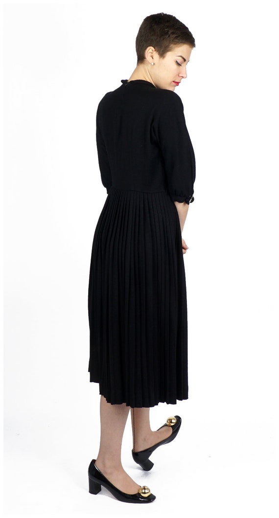 Vintage 1940s Black Wool Dress with Keyhole Bow N… - image 7