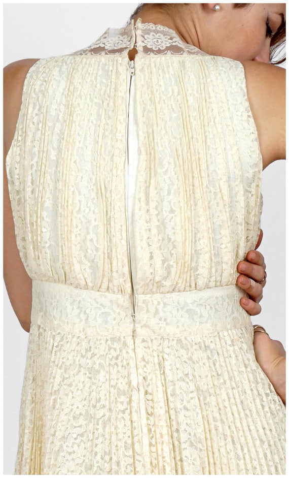 Vintage 70s Cream Accordion Pleat Sleeveless Lace… - image 5