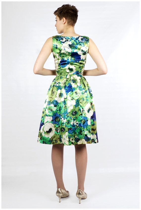 Vintage 1950s Green, White & Blue Floral Fit and … - image 5