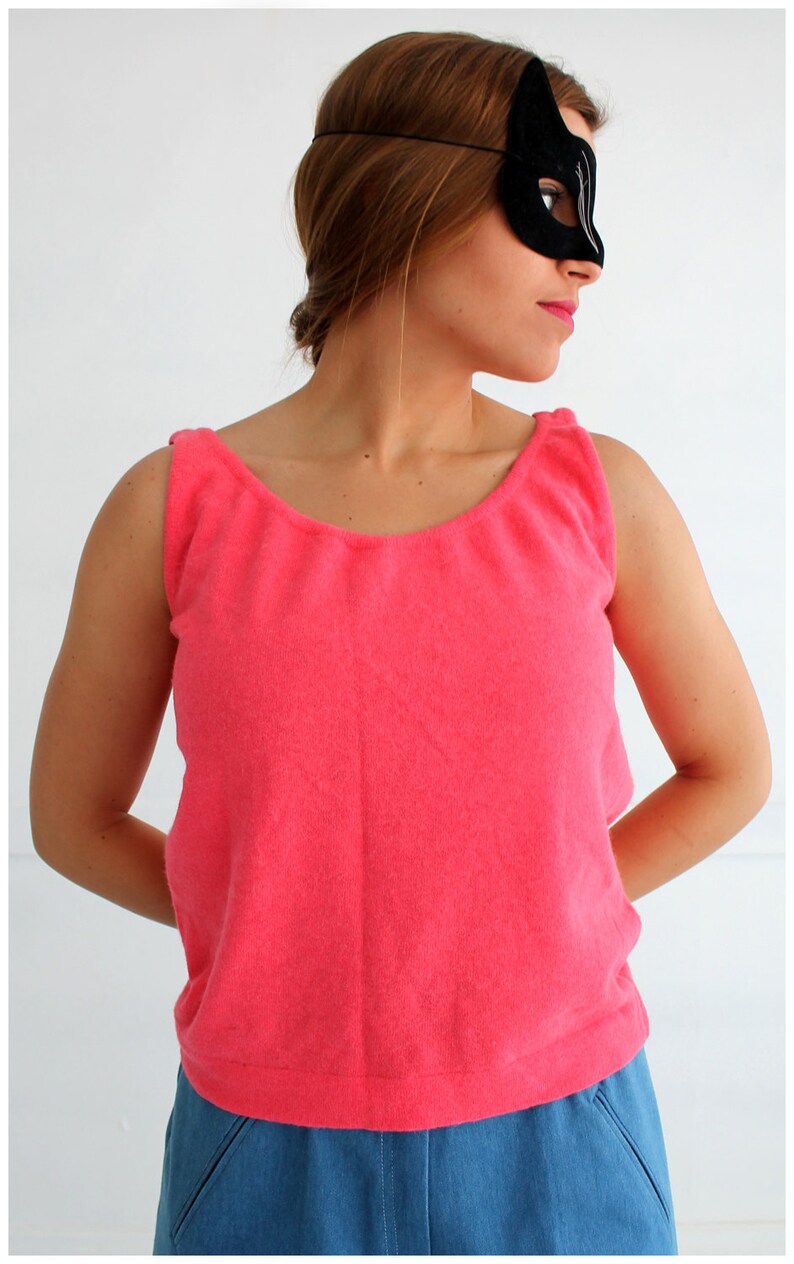Vintage 1960s Bright Coral Pink Lamb and Angora Wool Sweater Shell by Glasgo for Joseph Magnin Large