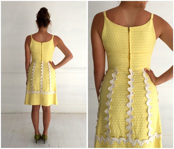 Vintage 60's Yellow Strappy Sun Dress with Giant … - image 4