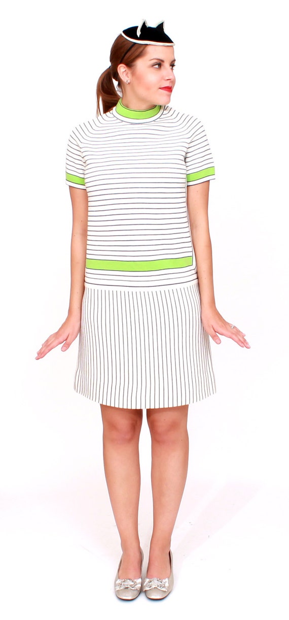 Vintage 1960s Mod White, Navy and Neon Green Stri… - image 2