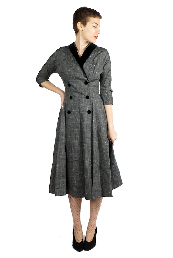 Vintage 1940s/50s Grey 3/4 Sleeve Dress With Velvet Collar and