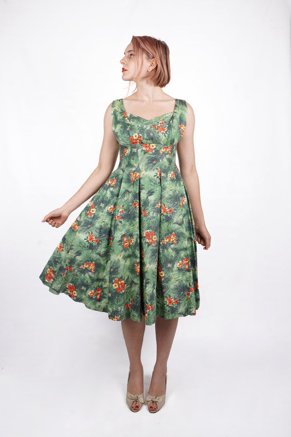 Vintage 1950s Green Floral Hawaiian Sleeveless Dr… - image 3