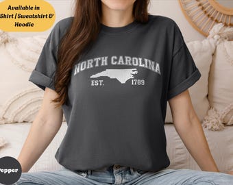 Sudadera con capucha y cuello redondo de Carolina del Norte, camiseta con gráfico de la Universidad del Sur, camiseta con mapa vintage, regalo de orgullo estatal, camiseta retro universitaria