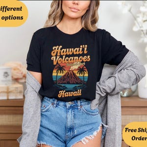 Retro Style Hawai&#39;i Volcanoes National Park T-Shirt, Sonnenuntergang Vulkan Top, Tropical Island Grafik, Hawaii Geschenk T-Shirt, Lava Abenteuer T-Shirt