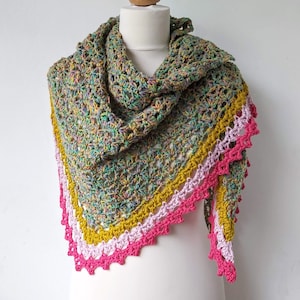 Crochet Triangle Shawl Pattern: Easy Lace Stitch (PDF)