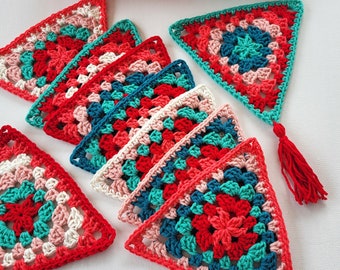 Christmas Crochet Bunting -  Granny Triangles - Christmas Garland PDF Pattern