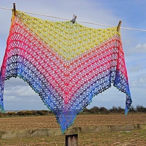 Crochet Shawl Pattern - lace triangle rainbow shawl PDF - Gradient yarn