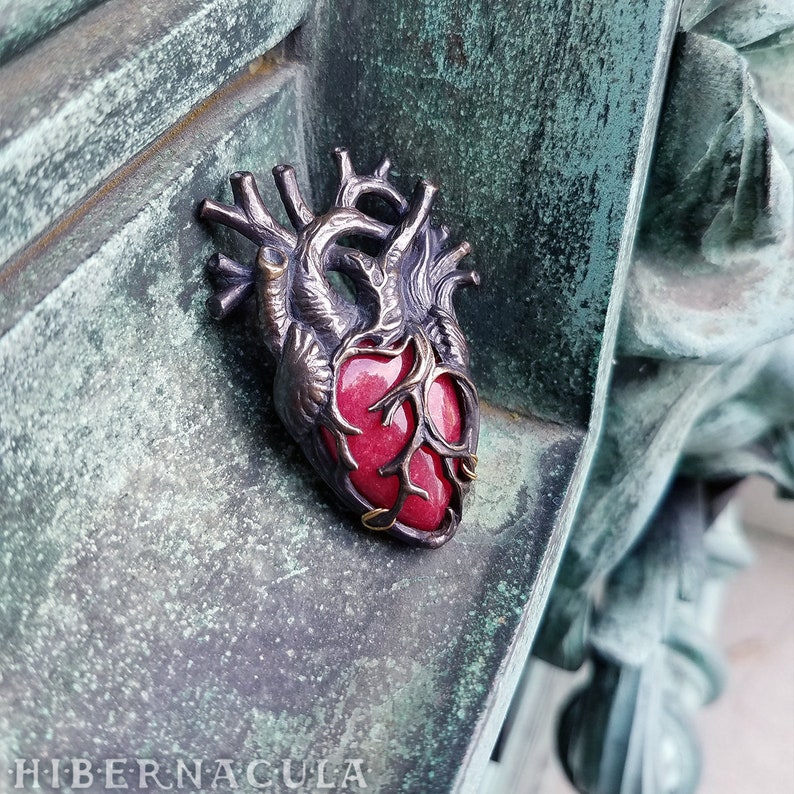 Red Heart, Heart of Stone image 5