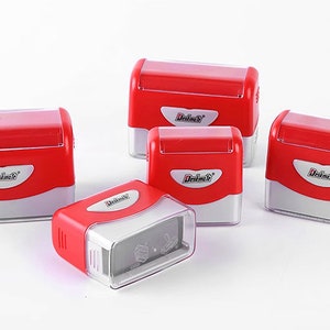 Timbri personalizzati realizzati nel Regno Unito / Deskmate Serie-KL1444 / Timbro autoinchiostrante che garantisce longevità / Timbro in gomma a 3 righe / Timbro in gomma per ufficio