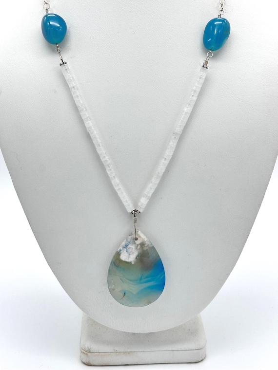 Blossom Flower Agate necklace