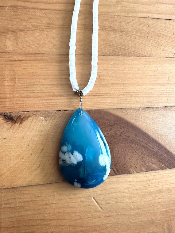 Blossom Flower Agate necklace