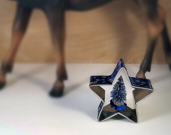 Tiny Bottle Brush Tree in a Vintage Cookie Cutter - Christmas - cookie cutter - starry night - farmhouse - christmas kitchen - star