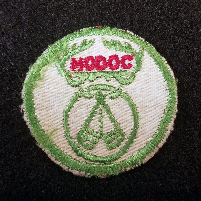 Oregon California -1950s CP Camp Vintage MODOC Area Council Boy Scout Badge 2 Round Patch