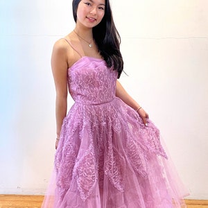 50s Lavender Lace Tulle Gown XS, Vintage Lilac Purple Frothy Mesh Cupcake Princess 1950s Barbiecore Strapless Prom Party Dress, Extra Small