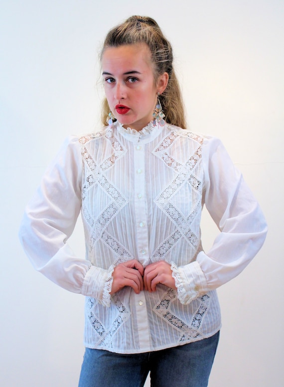 70s White Lace Blouse M, Vintage Victorian Style Crochet