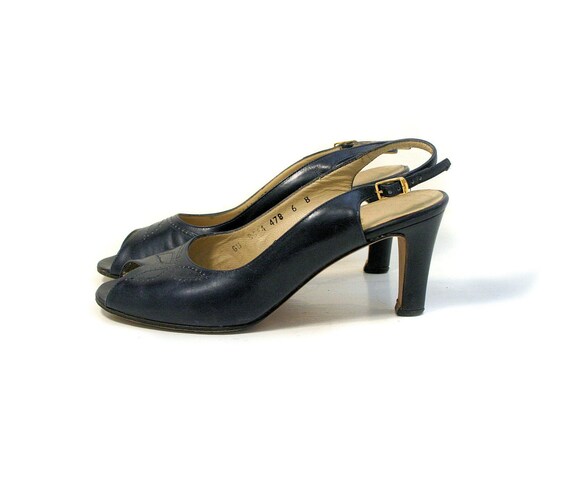80s Ferragamo Pumps 6B, Vintage Navy Blue Leather
