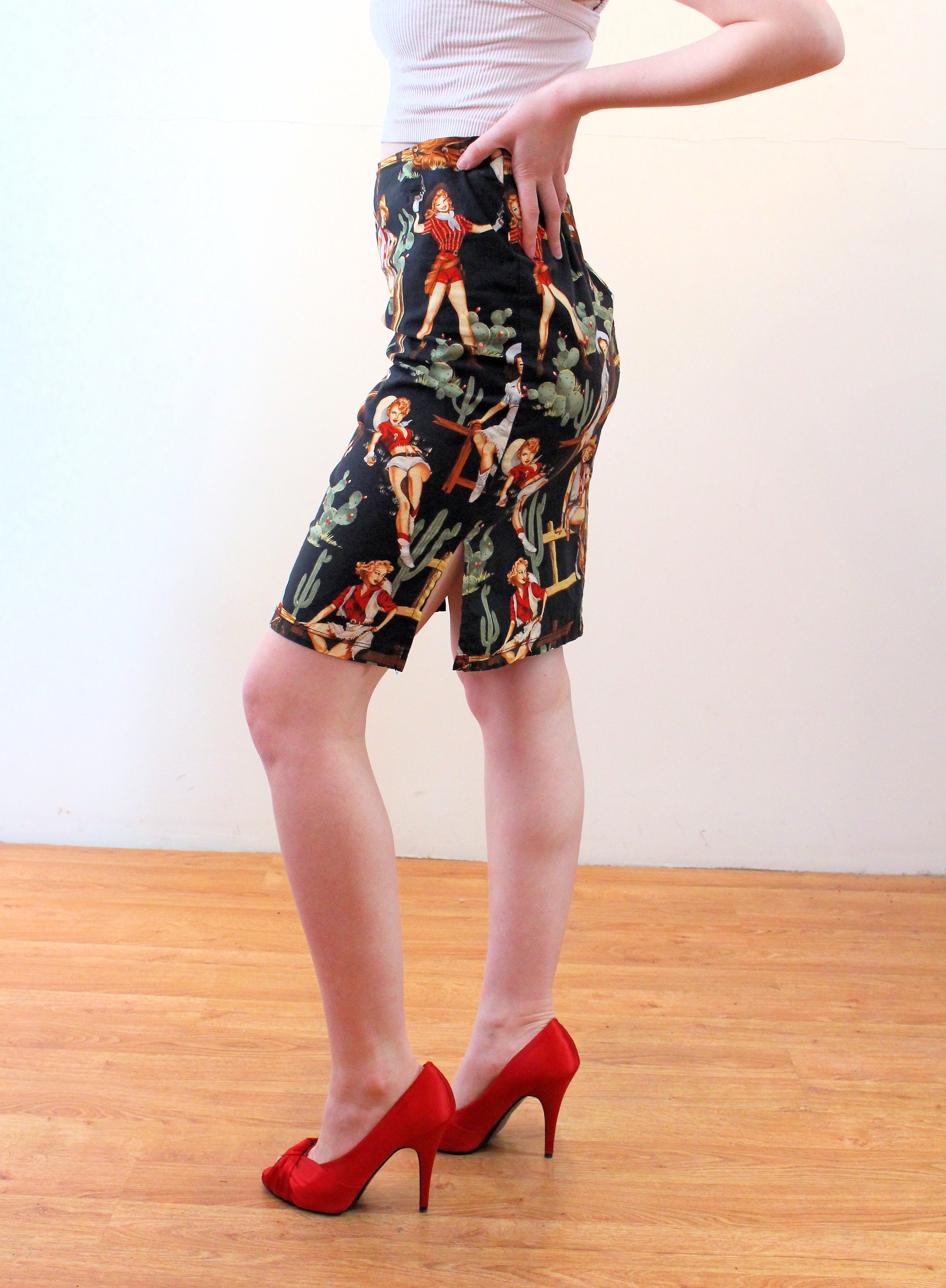 LAST CHANCE! - 80s Cowgirl Novelty Print Skirt S, Vintage