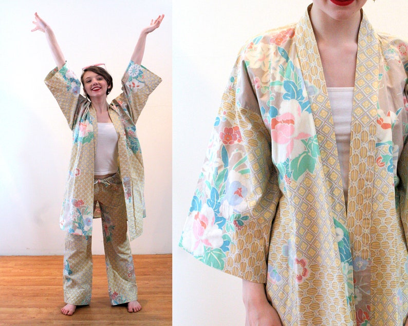 Pastel Floral Cotton Pajamas Vintage Loungewear Robe Sleep Set 70s Kimono Jacket and PJ Pants S M Small Medium