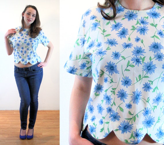 60s Floral Cropped Top M, Vintage Blue White Dais… - image 1