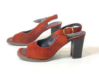 Jaren 70 suède slingback-hakken 6.5AA, vintage bruin leer mod peeptoe chandlers Spaanse pumps, 6-1/2 smal