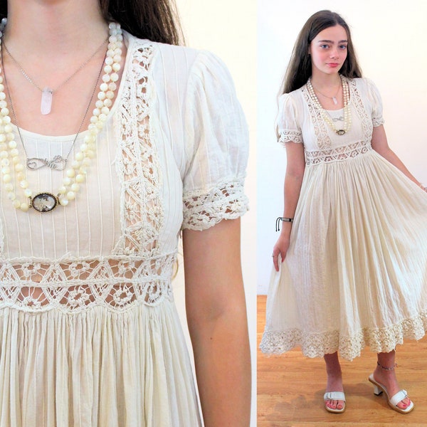 60s Crochet Lace Trim Dress S, Vintage Cream White Romantic Feminine "Lord & Taylor Arts and Country" 1960s Boho Frock, Small