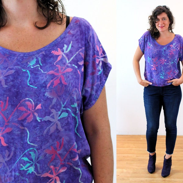 90s Batik Indonesia Top M L, Vintage Purple Floral Rayon Comfy "Global Village" Boho Tee Pullover Blouse, Medium Large