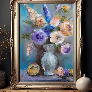 Dipinto a olio floreale di lavanda, pesca e blu – Bouquet shabby chic in vaso strutturato, arte romantica cottagecore per interni vintage accoglienti