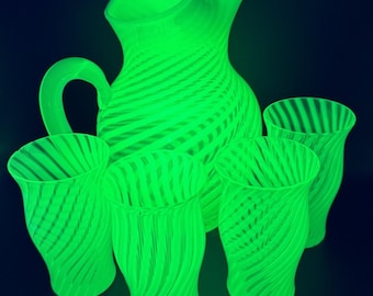 Rare Fenton 1930s Green UV Reactive Uranium Opalescent Swirl Pitcher Set w/4 Tumblers