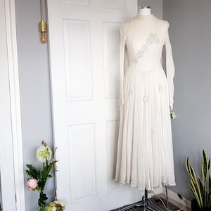 Vintage 1940er Jahre Spitzen Brautkleid mit Baumwollborte und Strass XXXS