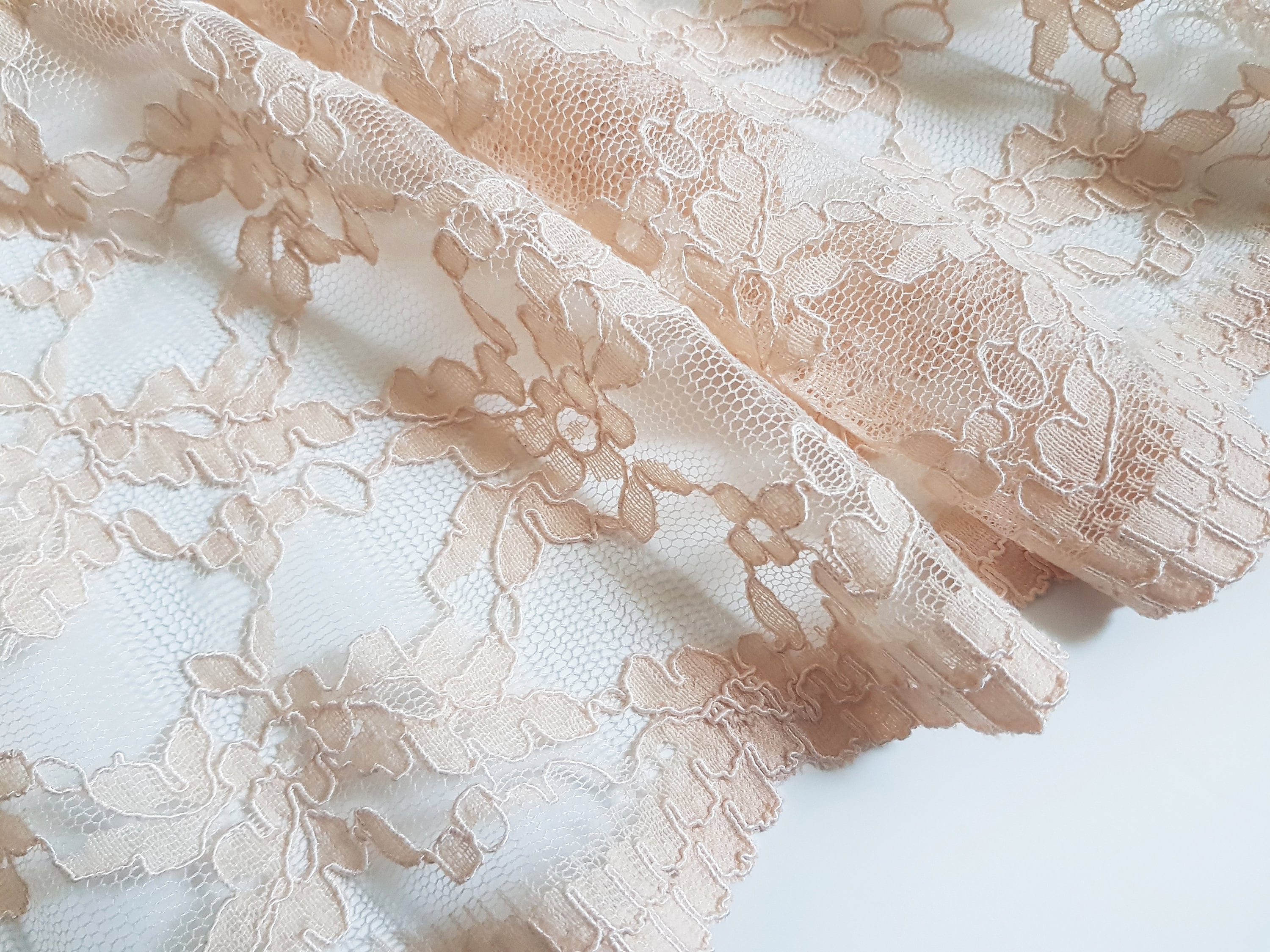 Eggshell Corded Lace Fabric With Scallop Border. 53 - Etsy UK