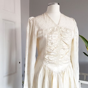 1940s ivory damask wedding dress with shirred bodice and embroidered mesh SIZE UK 8