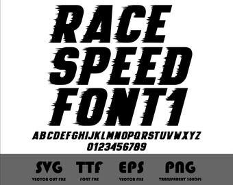 Op de afbeelding: Zwart-wit lettertype ontwerp met een race-thema. Het lettertype heet "Race Speed Font 1" en bevat hoofdletters en cijfers. Het lettertype is gestyled met een gekartelde, verweerde look.