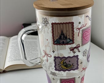 Romantasy Glass Tumbler – Bookish Iced Coffee Cup with Bamboo Lid