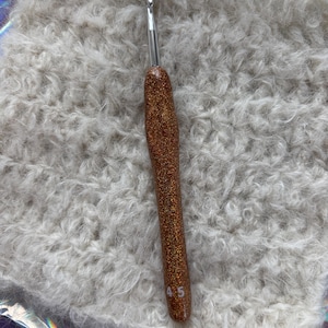 Ready to Ship - One Of A Kind Color - Handmade Glitter Resin Ergonomic Crochet Hook, Made By Mac Dye
