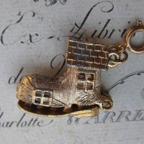 Vintage Rare Novelty Charm Old Lady In The Shoe Movable