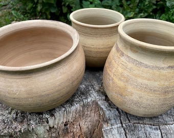 Historic coarseware cooking pot, modern vase or storage container