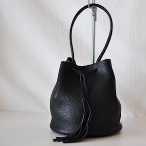 タッセル キンチャク レザー 財布、バケツバッグ 巾着バッグ ミディアム 財布 レディース シンチバッグ タッセル ドロートップ 財布 カラー 日本製ハンドメイド