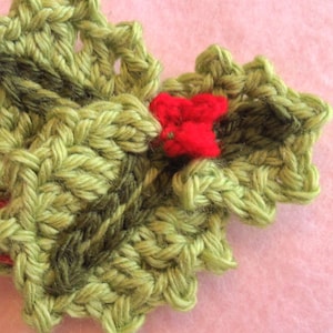 Christmas Holly Crochet Pattern - Fast and Easy Holly Applique and Garland Pattern - Instant Download