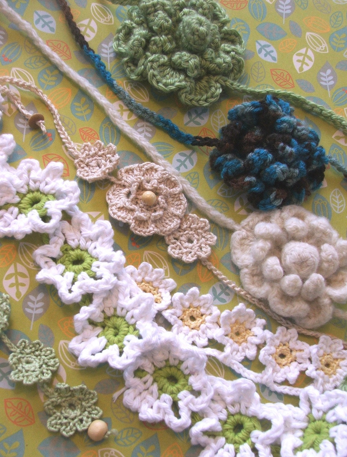 Flower Child Hair Tie Daisy Garlands Crochet Pattern